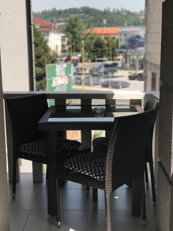 Apartment Ajla 투즐라 외부 사진